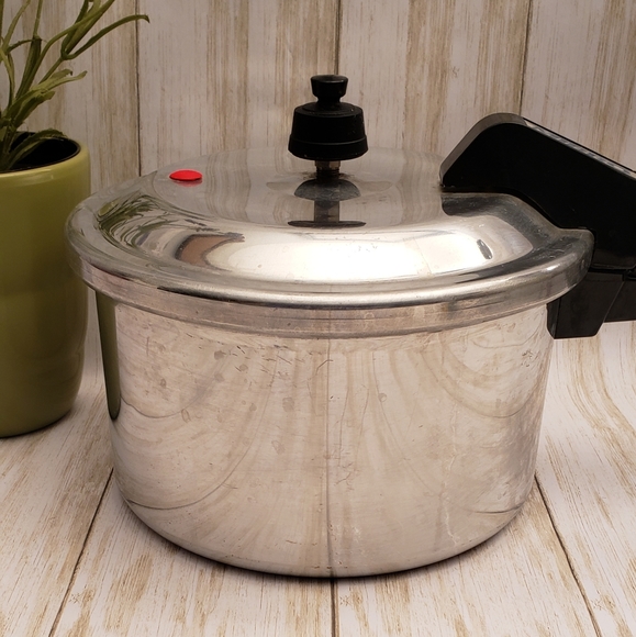 Mirro Kitchen Vintage Mirro Pressure Cooker Aluminum 4 Quart Pot